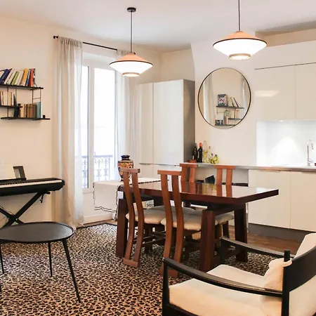 Bright In The Heart Of Apartment